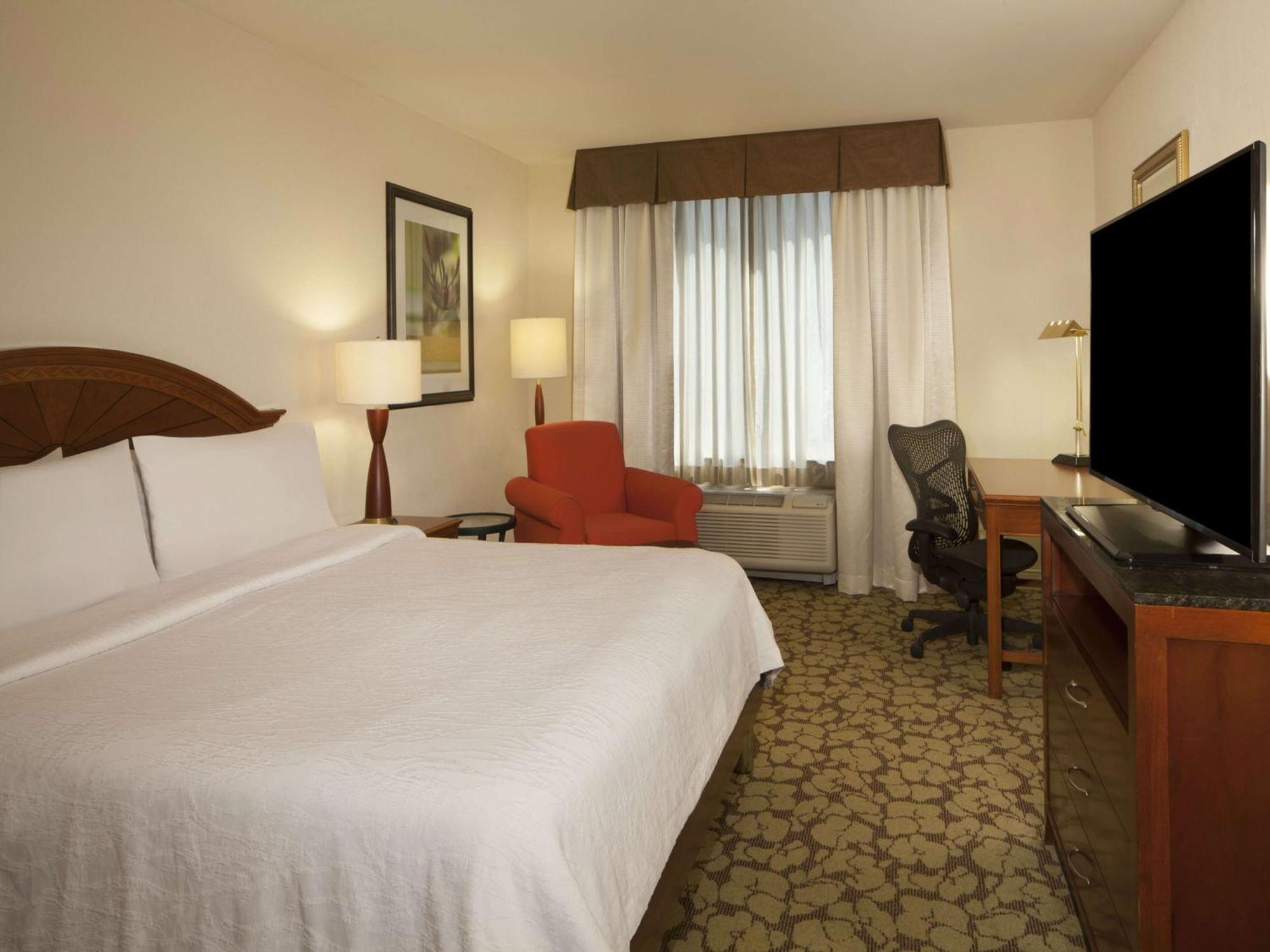 Hilton Garden Inn Virginia Beach Town Center Exterior foto