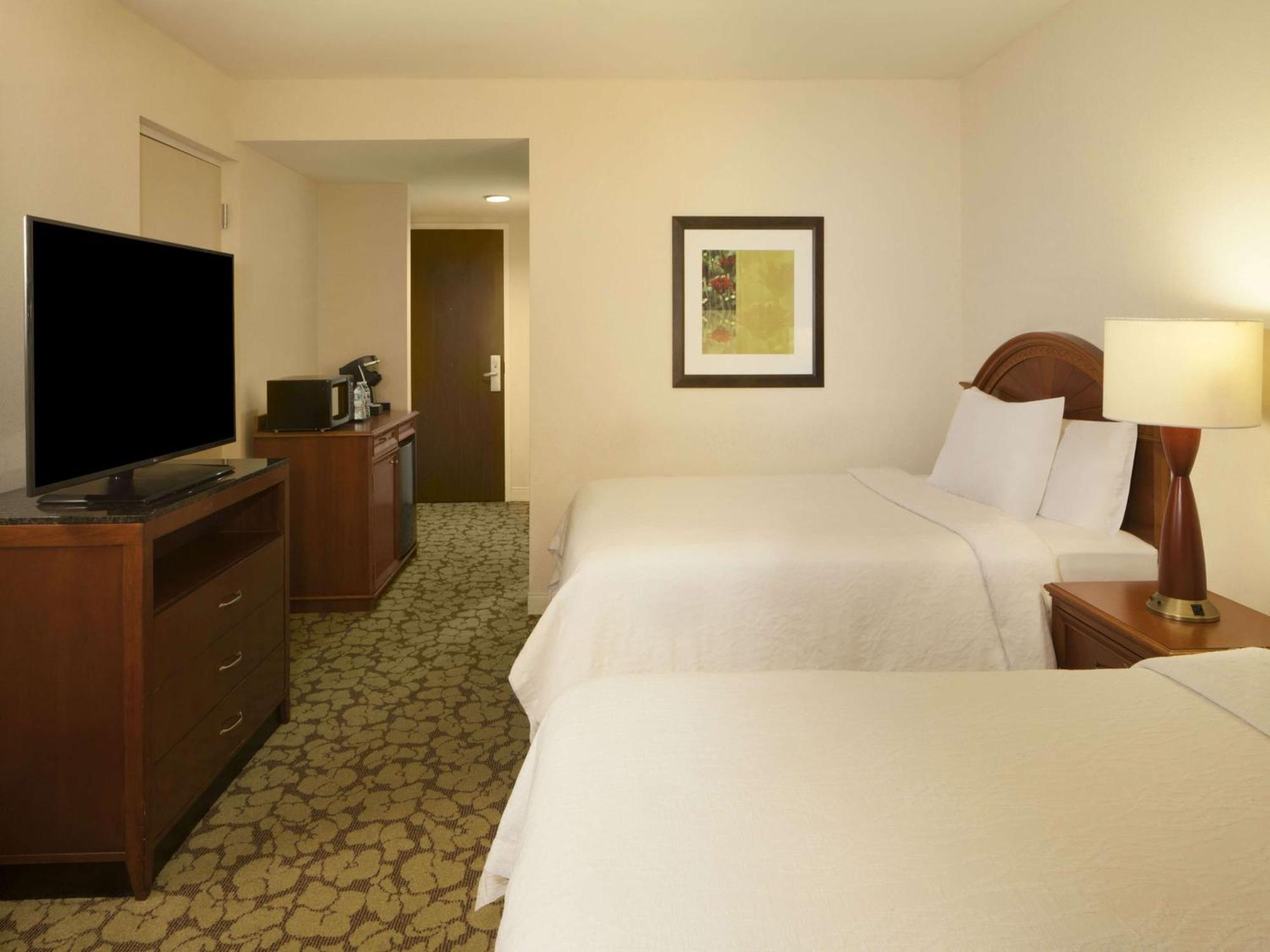 Hilton Garden Inn Virginia Beach Town Center Exterior foto